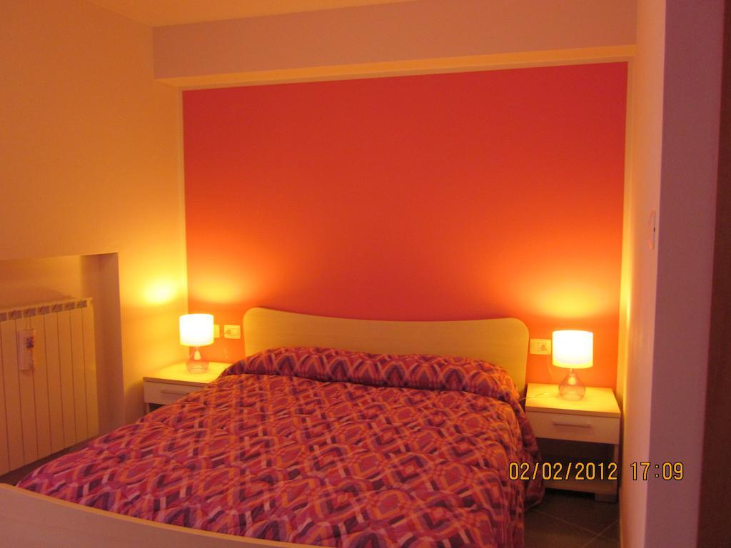 B&B Notte E Di Monasterolo del Castello ภายนอก รูปภาพ