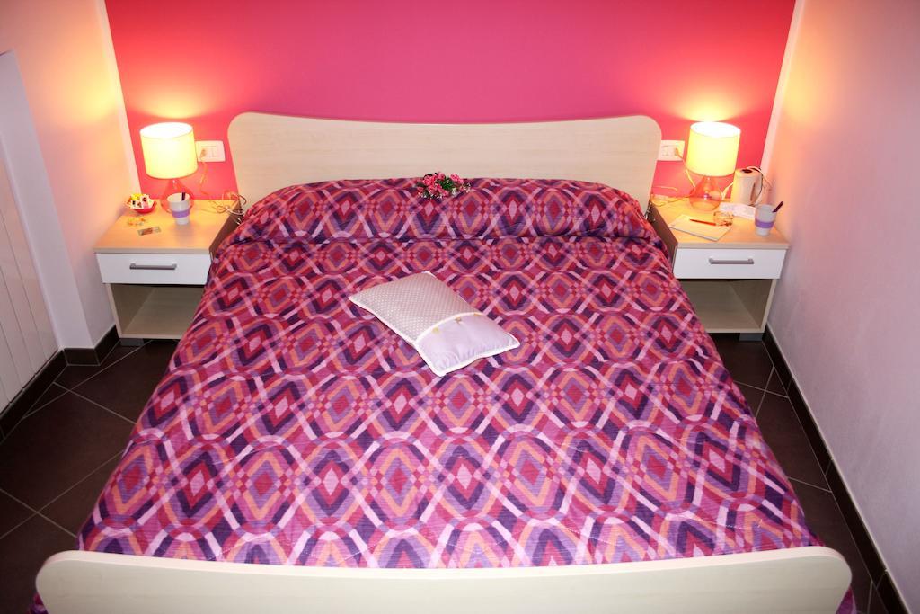 B&B Notte E Di Monasterolo del Castello ห้อง รูปภาพ